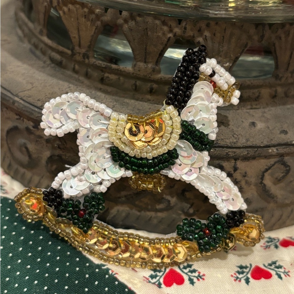 vintage beaded and sequined Christmas rocking horse brooch - Picture 2 of 5